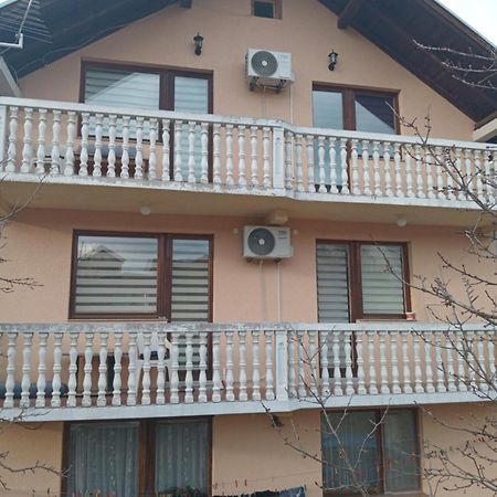 Guesthouse Behar Hotonj Exteriér fotografie