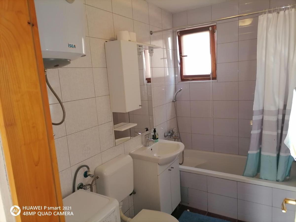 Guesthouse Behar Hotonj Exteriér fotografie
