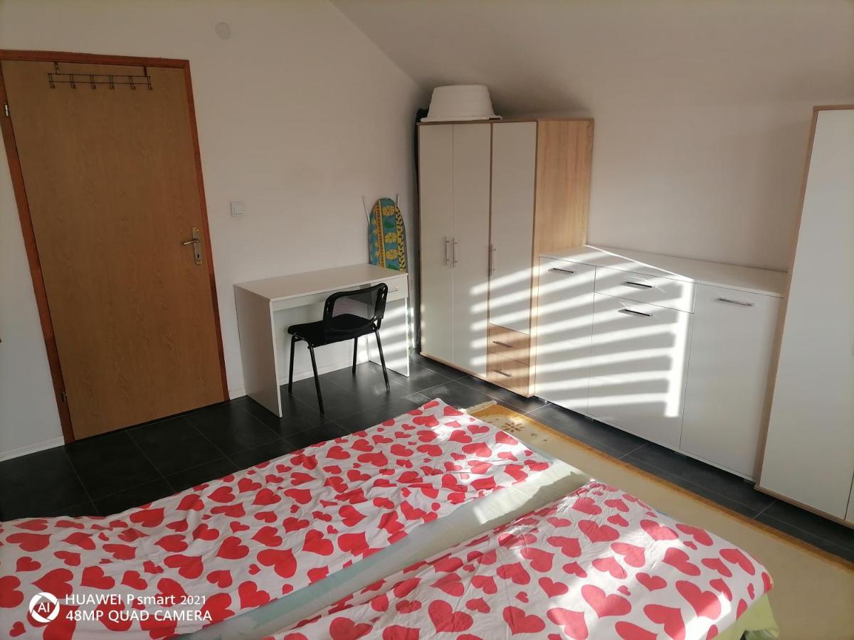 Guesthouse Behar Hotonj Exteriér fotografie