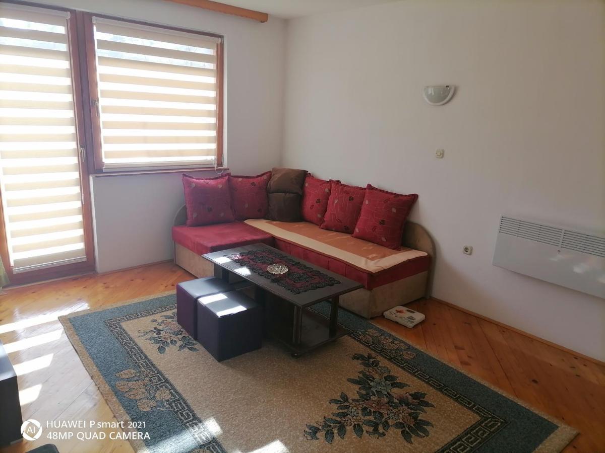 Guesthouse Behar Hotonj Exteriér fotografie