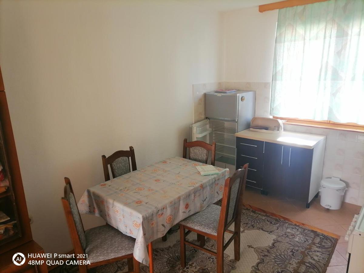 Guesthouse Behar Hotonj Exteriér fotografie