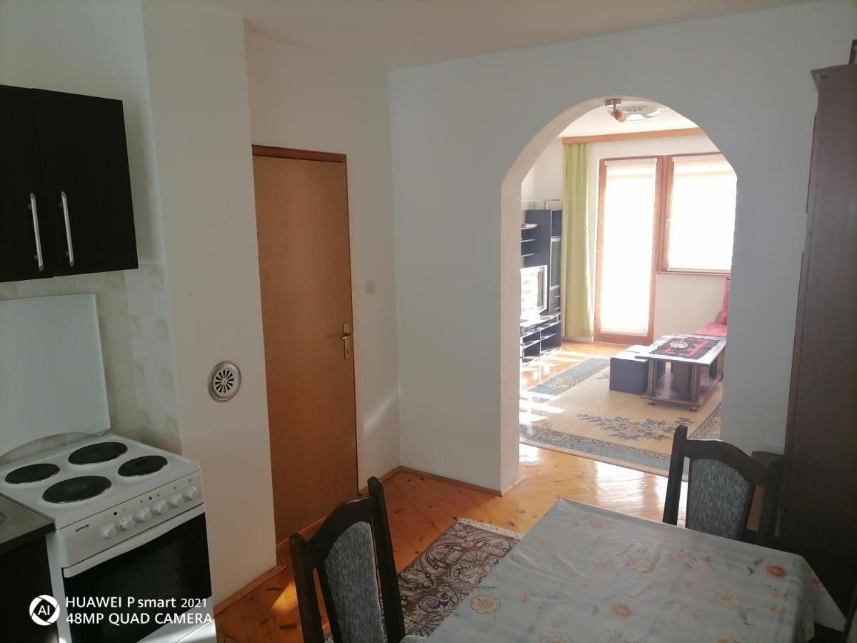 Guesthouse Behar Hotonj Exteriér fotografie