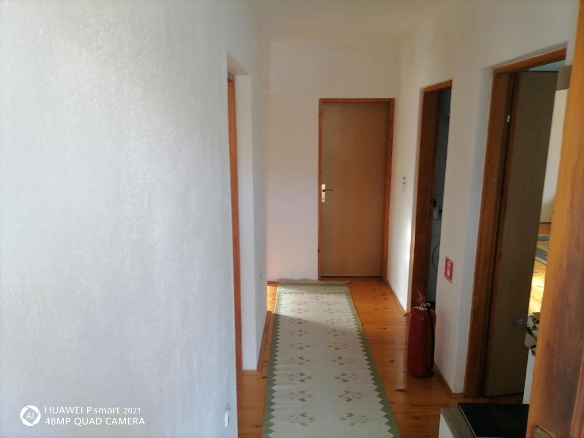 Guesthouse Behar Hotonj Exteriér fotografie
