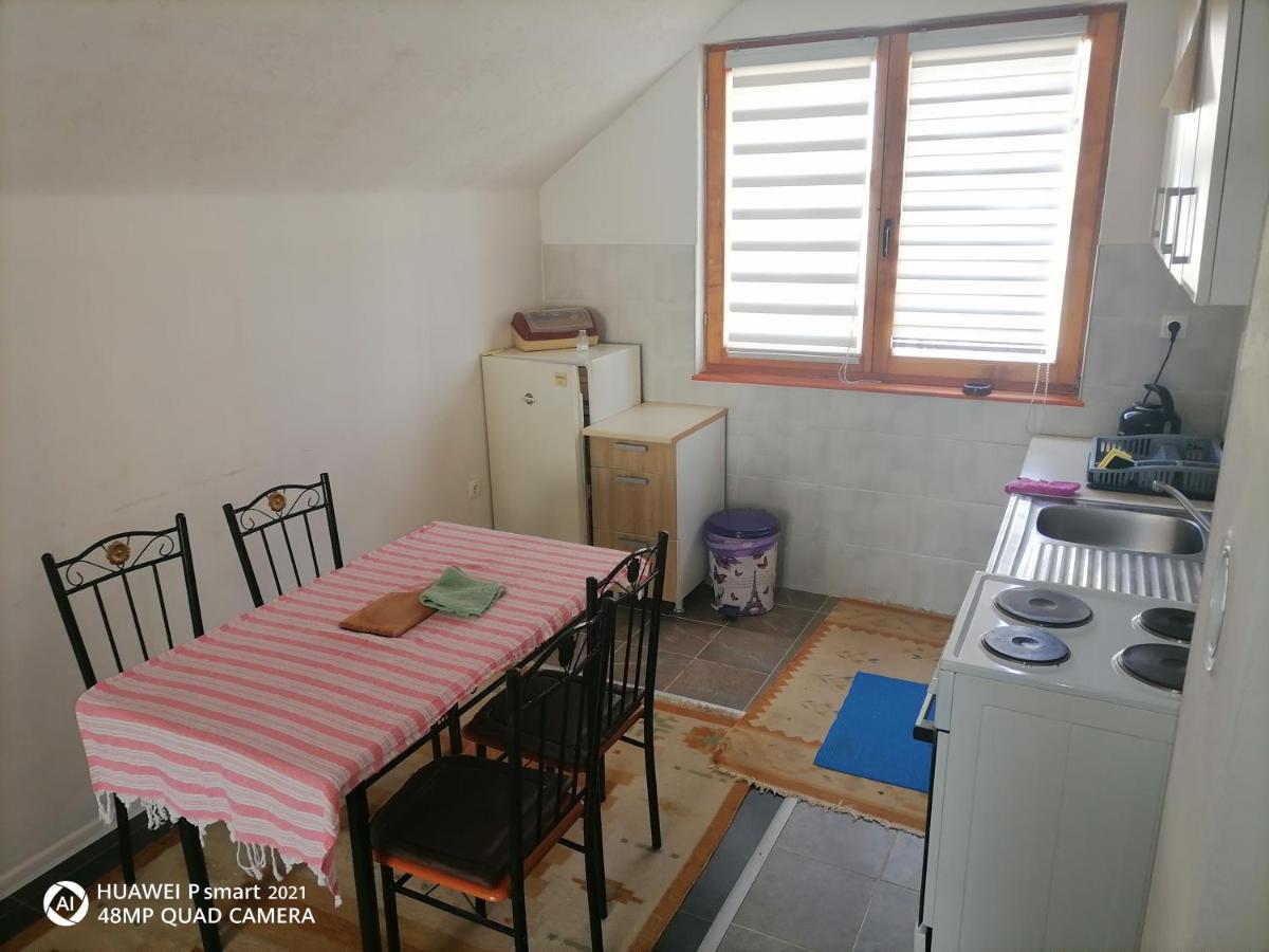 Guesthouse Behar Hotonj Exteriér fotografie