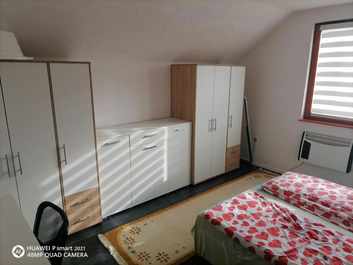 Guesthouse Behar Hotonj Exteriér fotografie