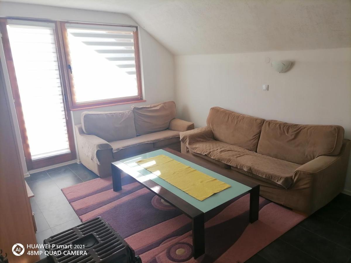 Guesthouse Behar Hotonj Exteriér fotografie