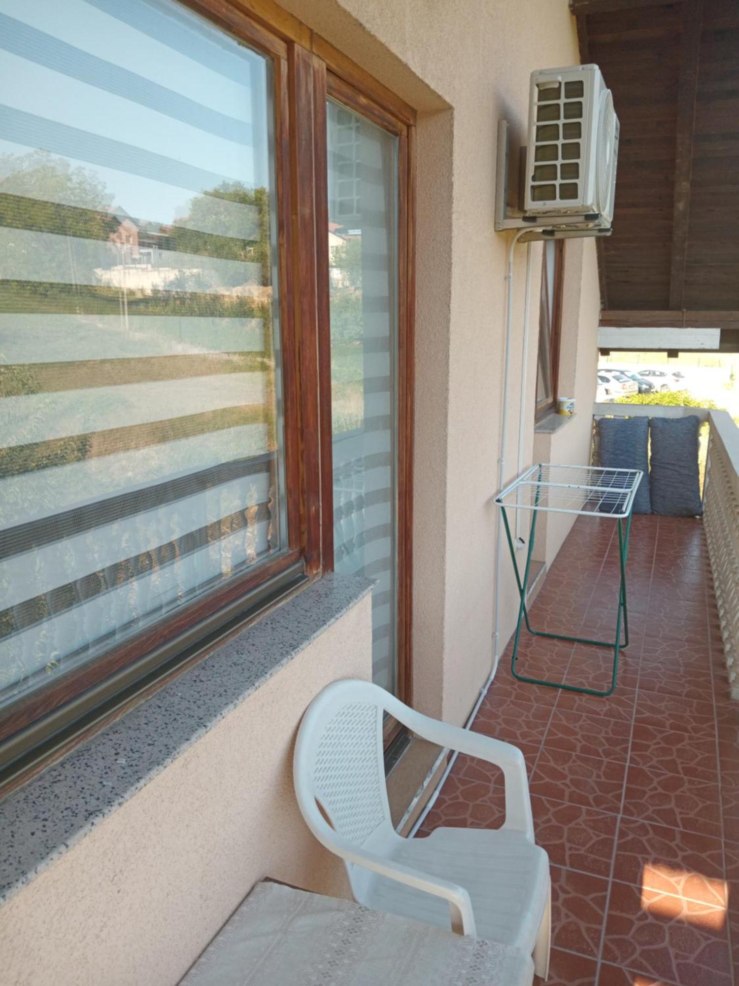 Guesthouse Behar Hotonj Exteriér fotografie