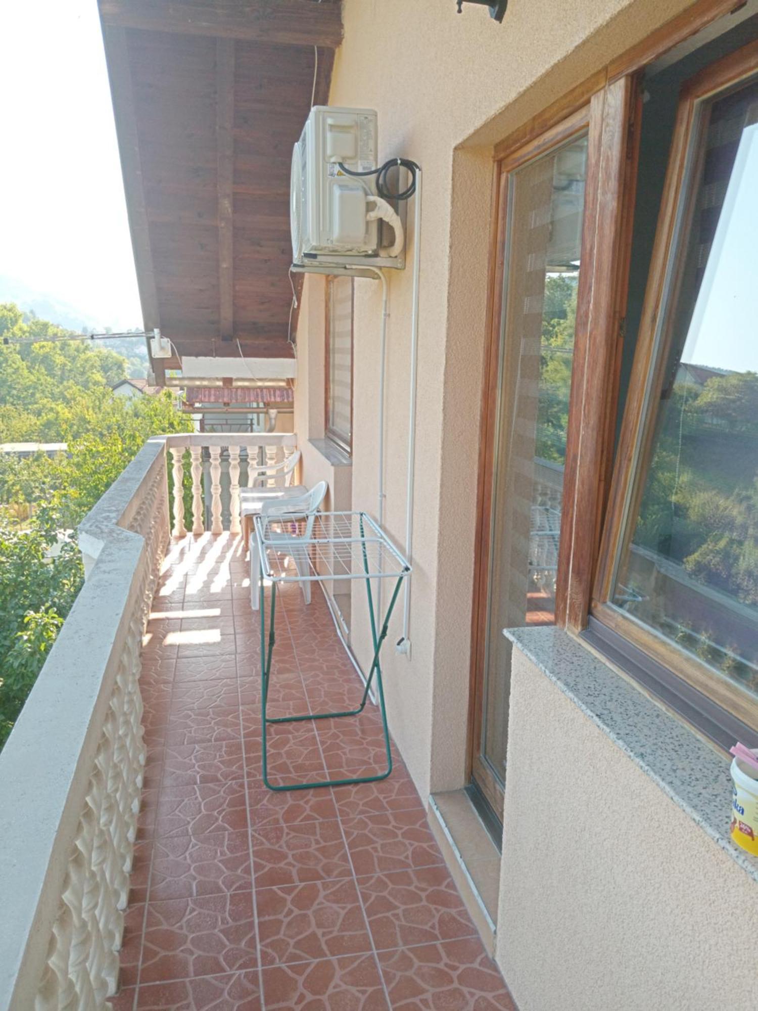 Guesthouse Behar Hotonj Exteriér fotografie