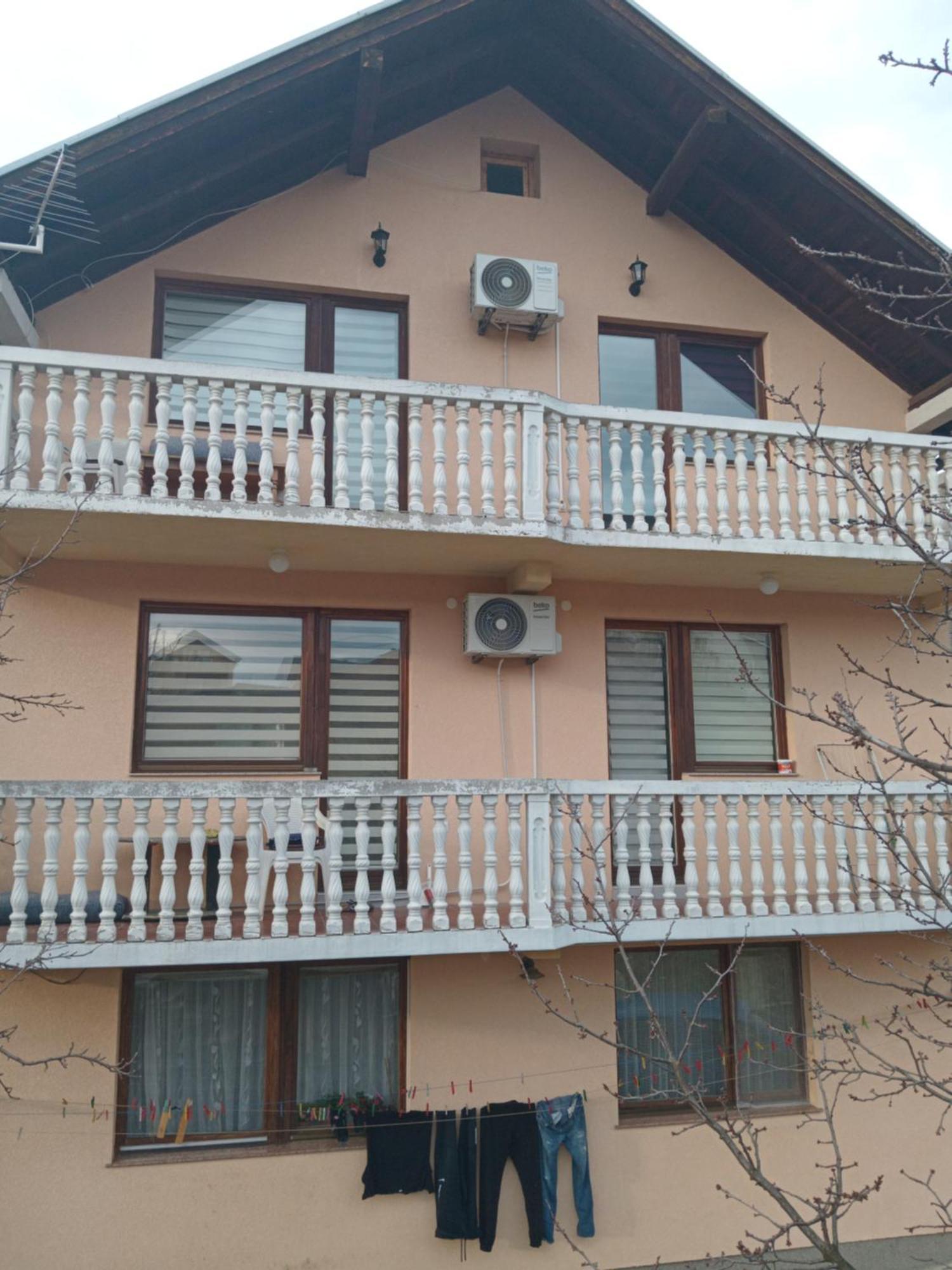 Guesthouse Behar Hotonj Exteriér fotografie